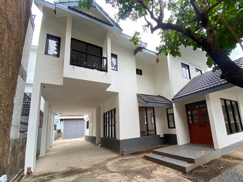 4 Bed House for Rent in Mueang Chiang Mai
