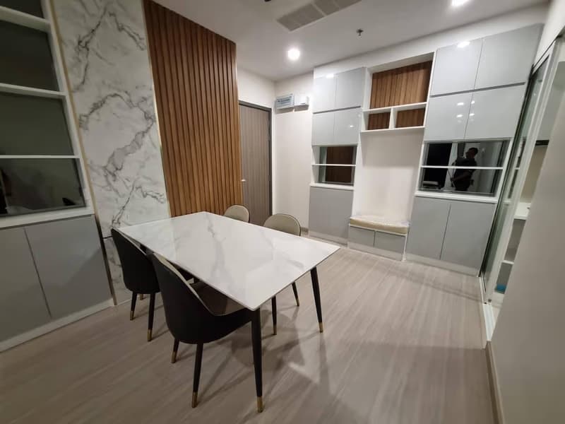 2 Bed Condo for Rent in Bang Rak