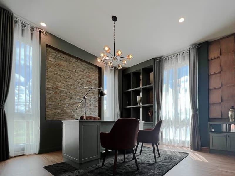 5 Bedroom House