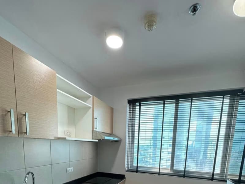 Condo for Rented at Supalai Park Ekkamai - Thonglor