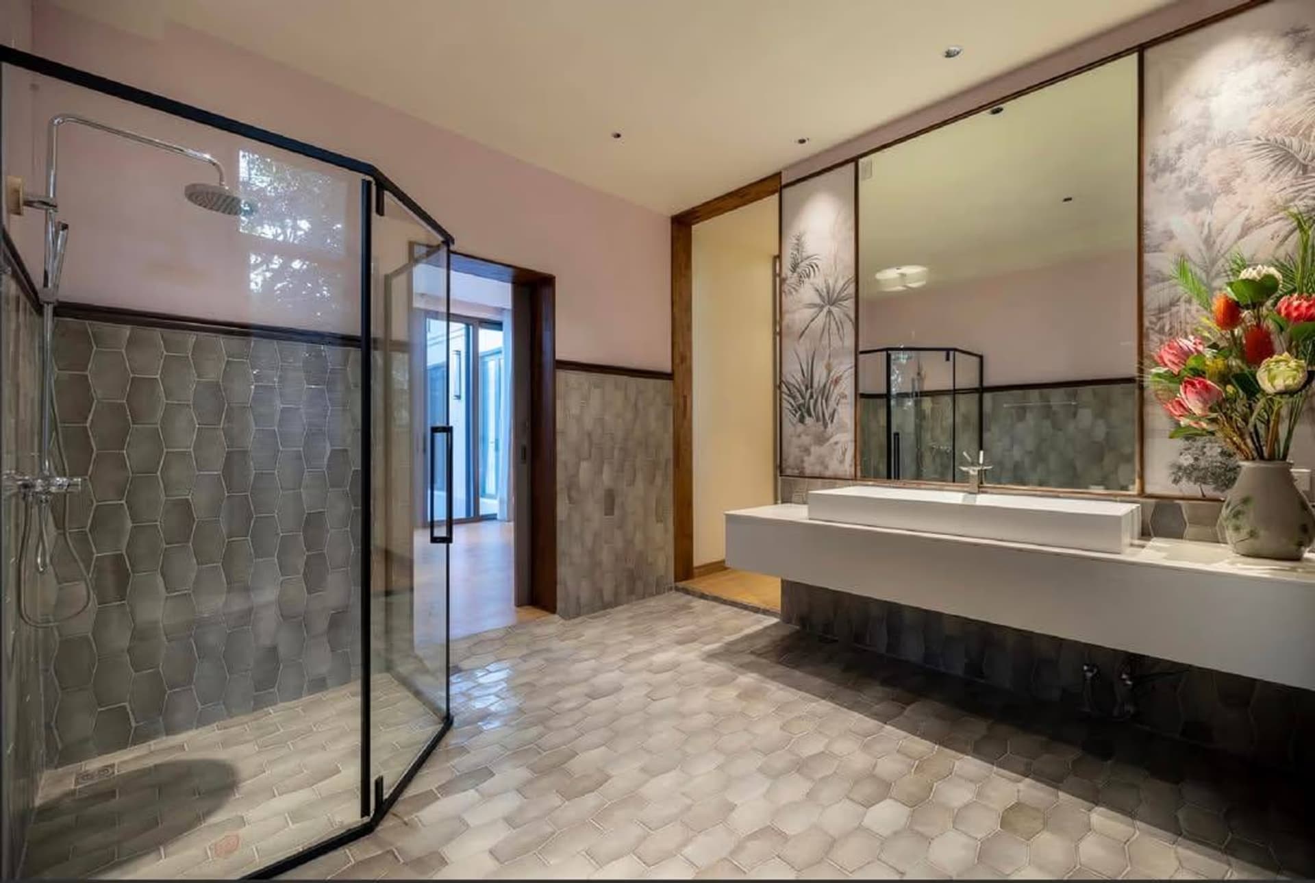 5 Bed House for Sale in Saraphi District - Image 19