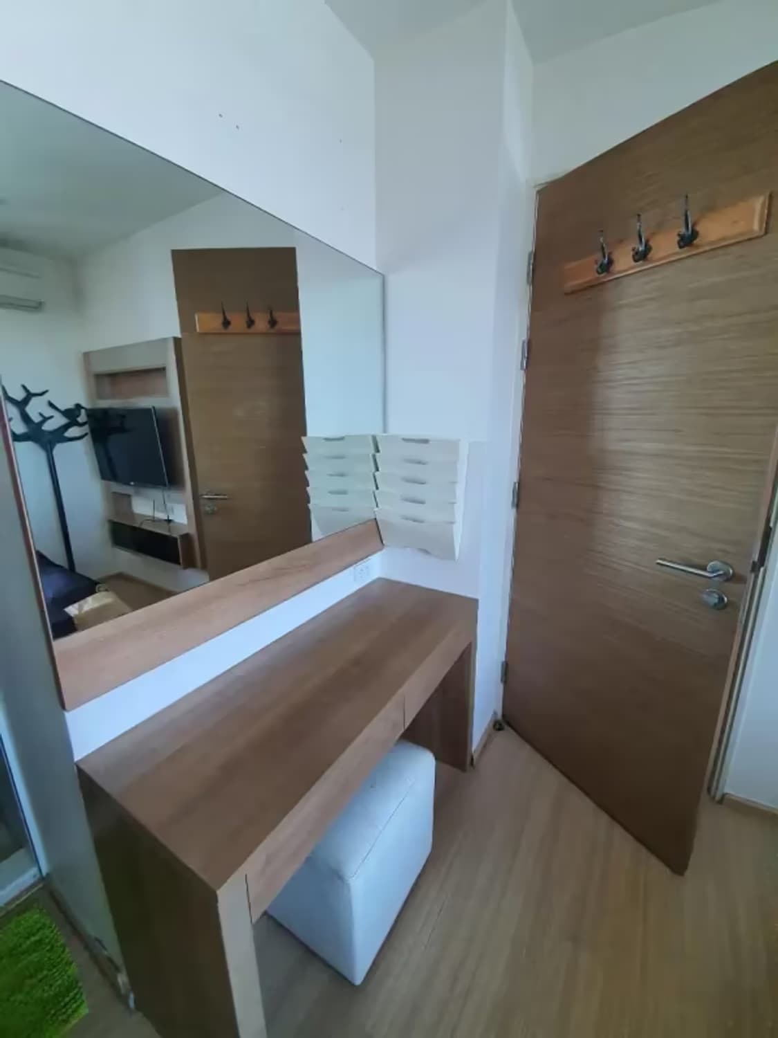  - Image 8