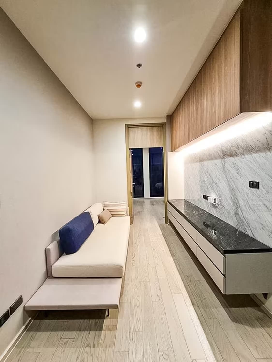1 Bedroom Condo at Noble Ploenchit - Image 8