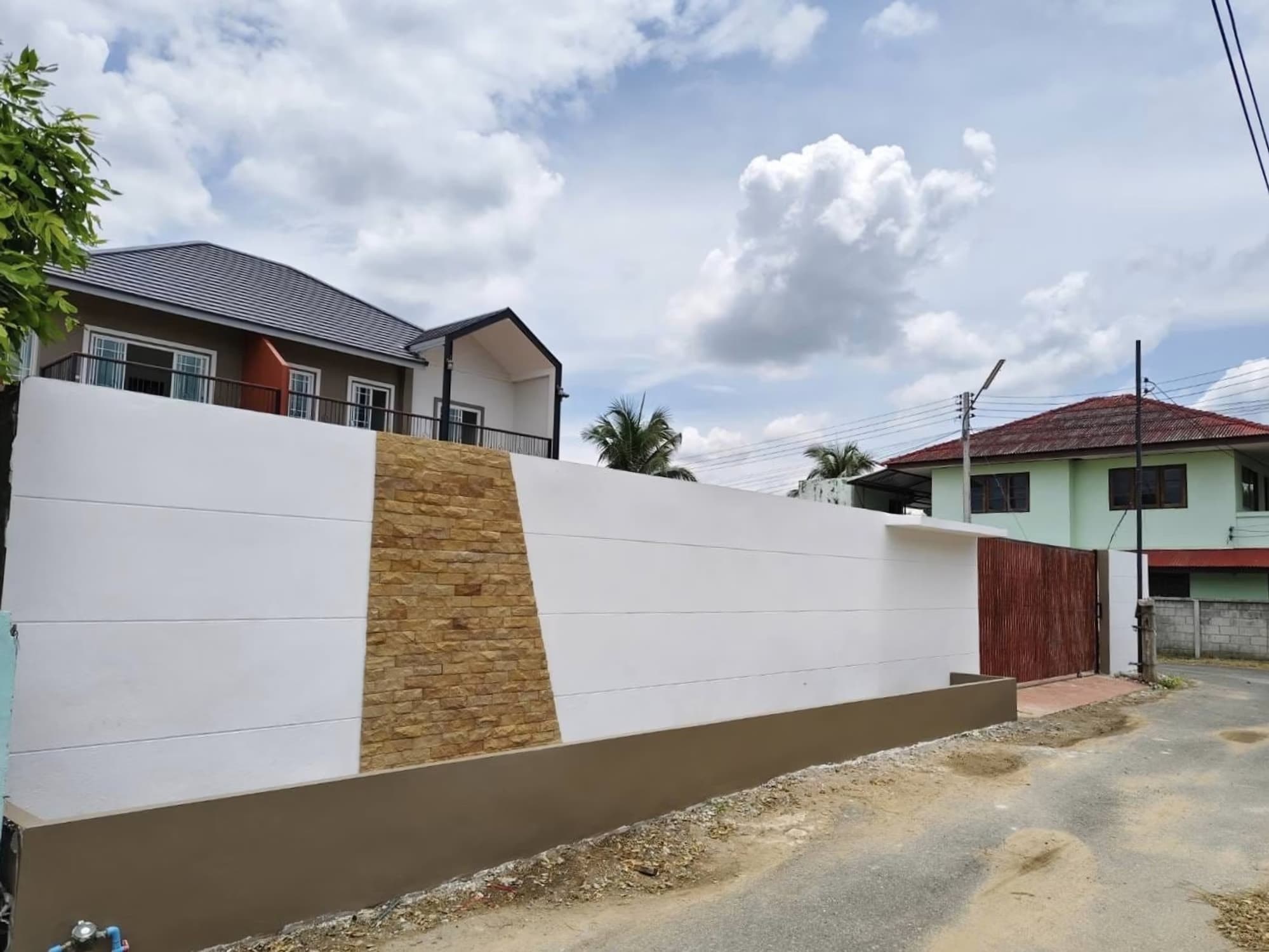 4 Bed House for Sale in Saraphi - Image 3