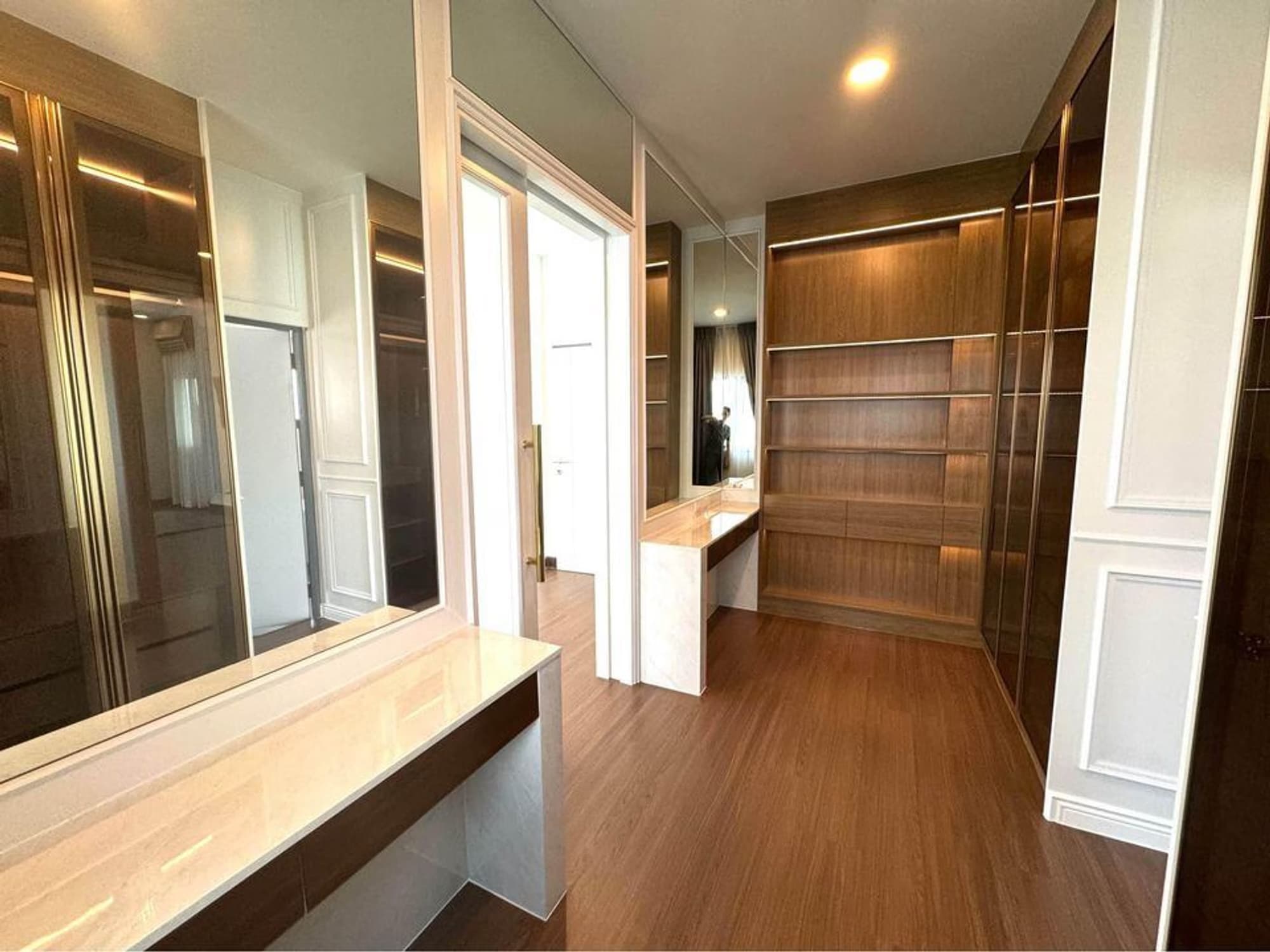 7 Bed House for Rent in Bang Phli - Image 8