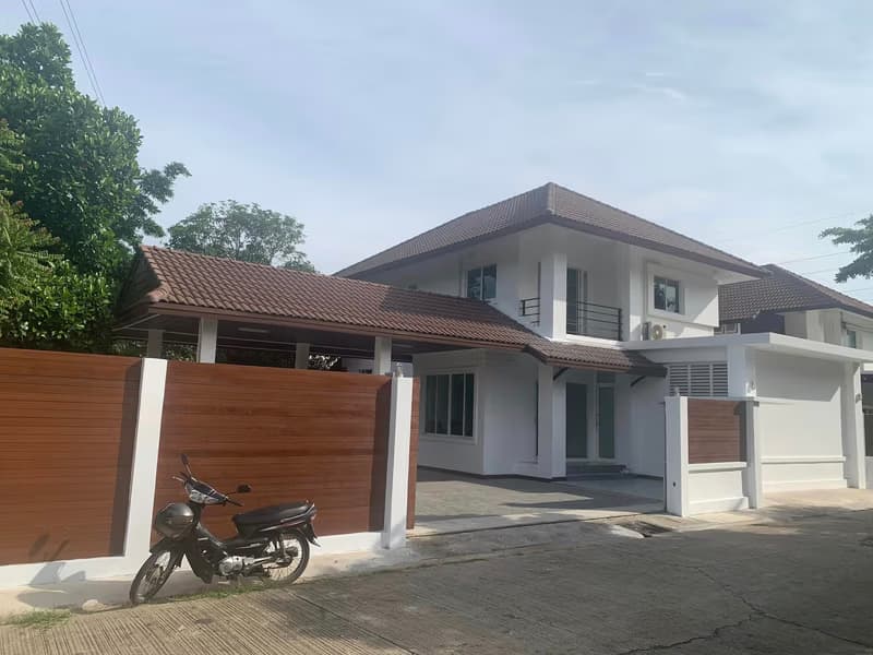 4 Bed House for Rent and Sale in San Sai