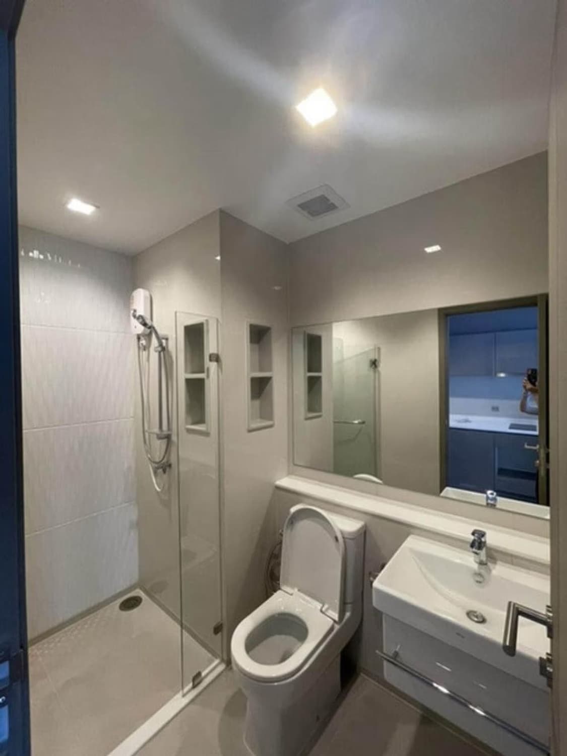 1 Bed Condo for Rent  Near Phra Ram 9 MRT - Image 6