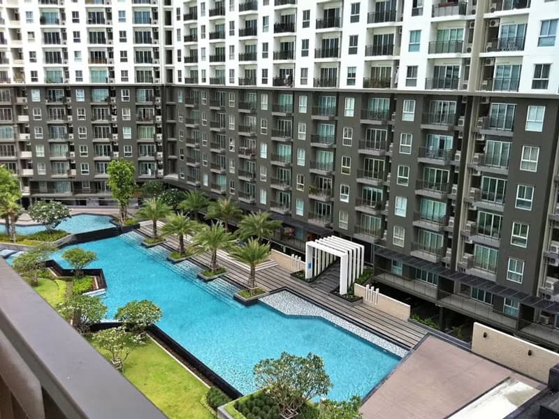 The Parkland Srinakarin Lakeside