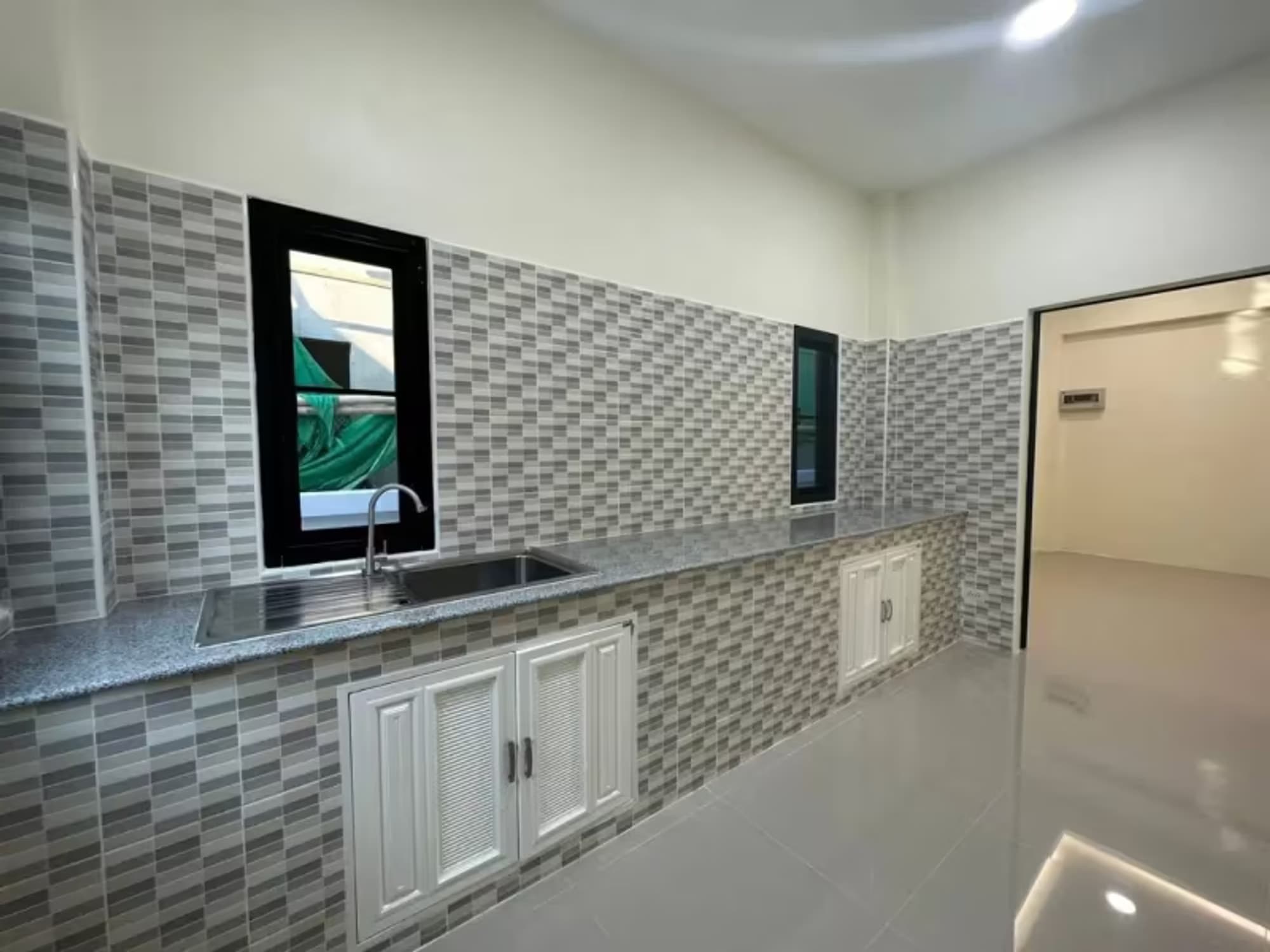 3 Bedroom House - Image 8