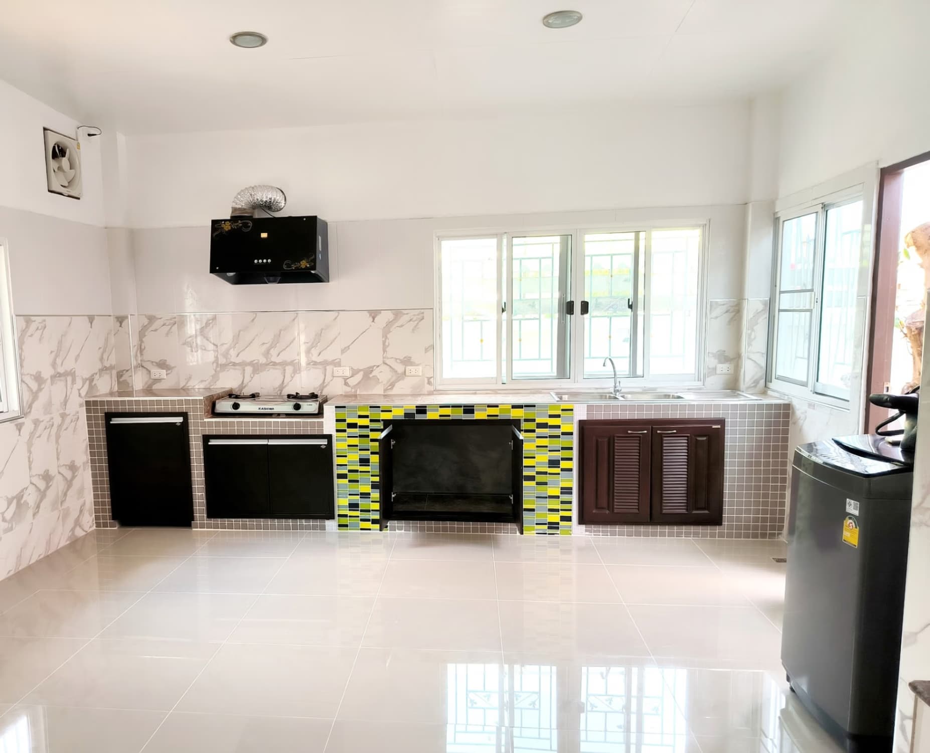3 Bed House for Rent in San Sai District - Image 4