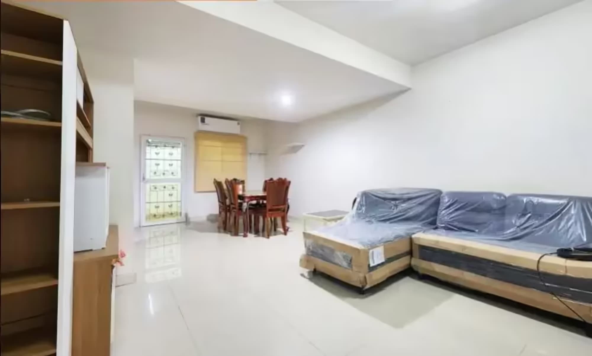2 Bedroom House - Image 2
