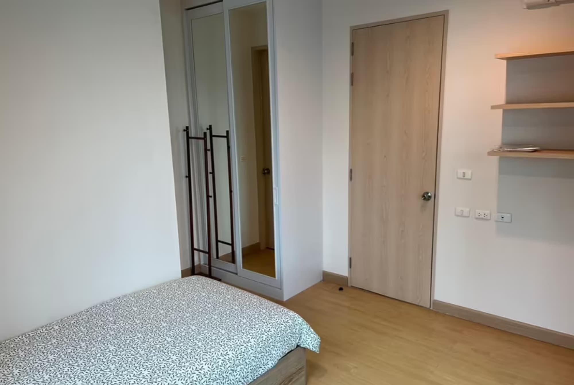 Condo for Rent at Citismart Sukhumvit 18 Condominium - Image 1