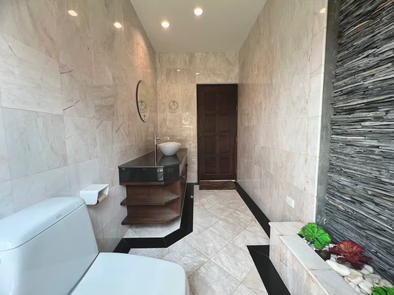 4 Bed House for Rent in Hang Dong