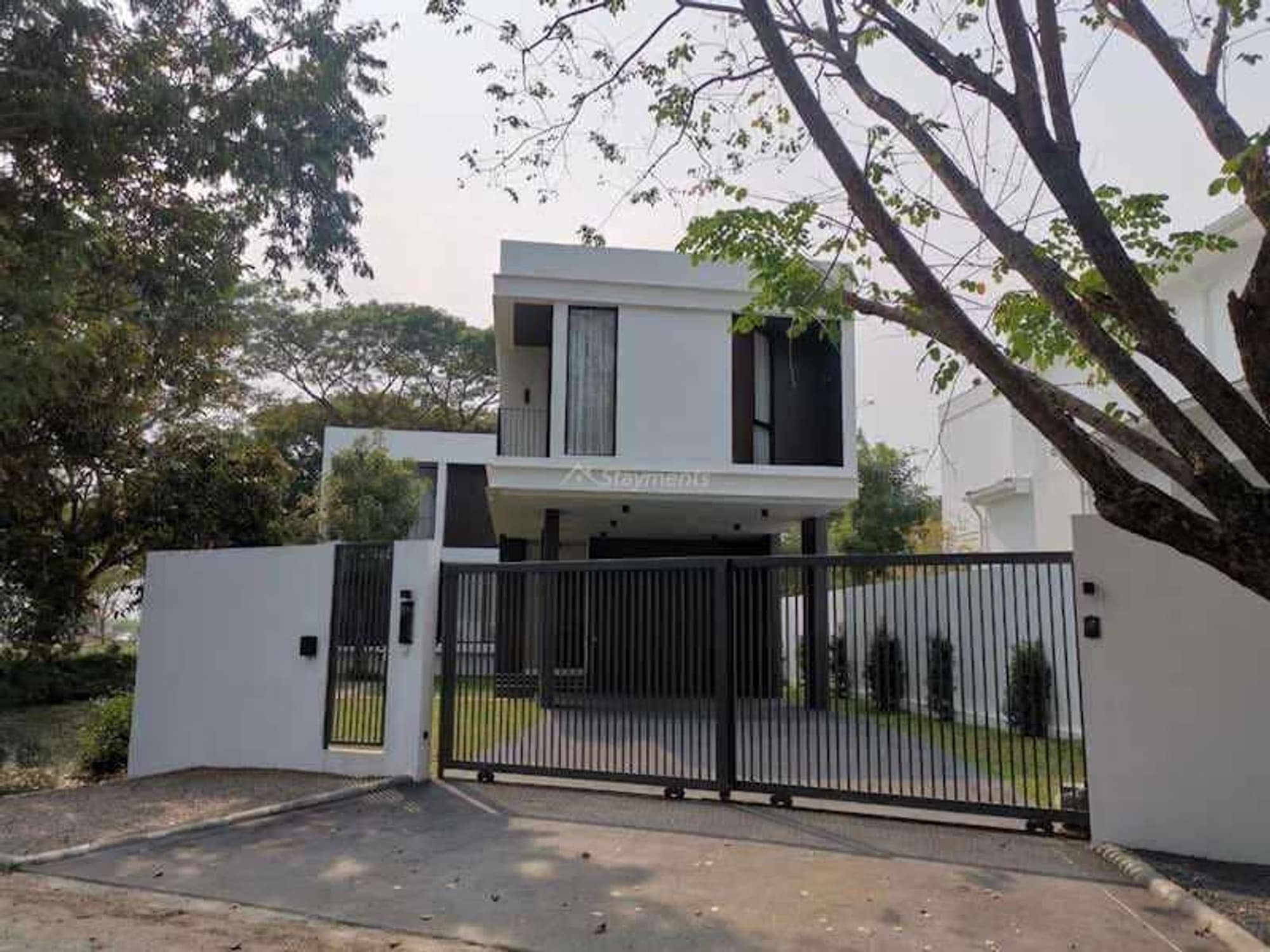 4 Bedroom House - Image 2