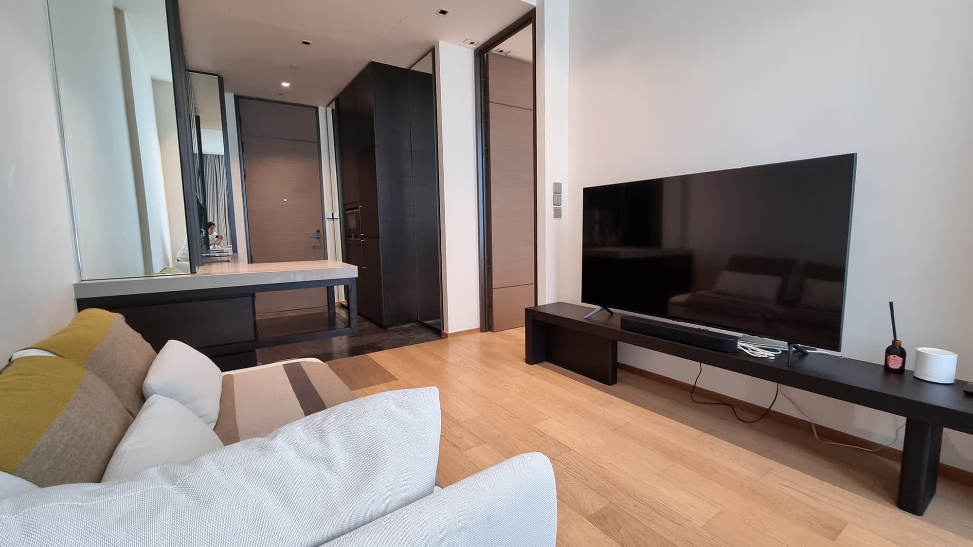 28 Chidlom by SC Asset - Image 1