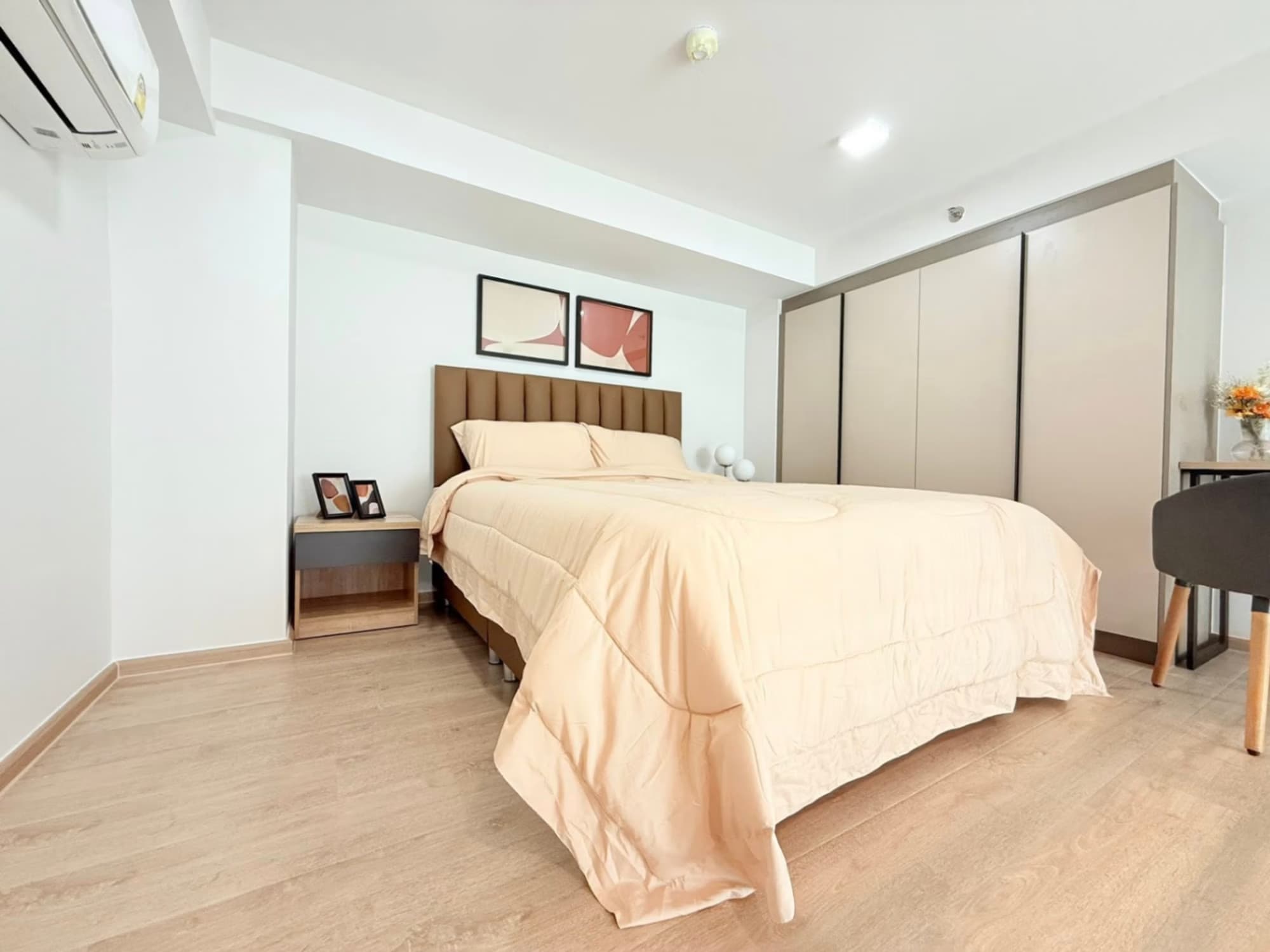 1 Bed Condo for Rent in Huai Khwang - Image 4