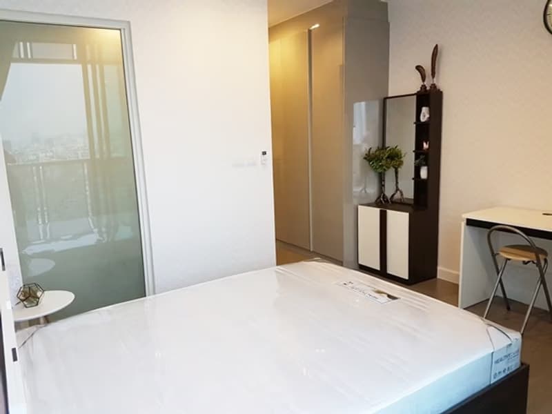 1 Bedroom Condo