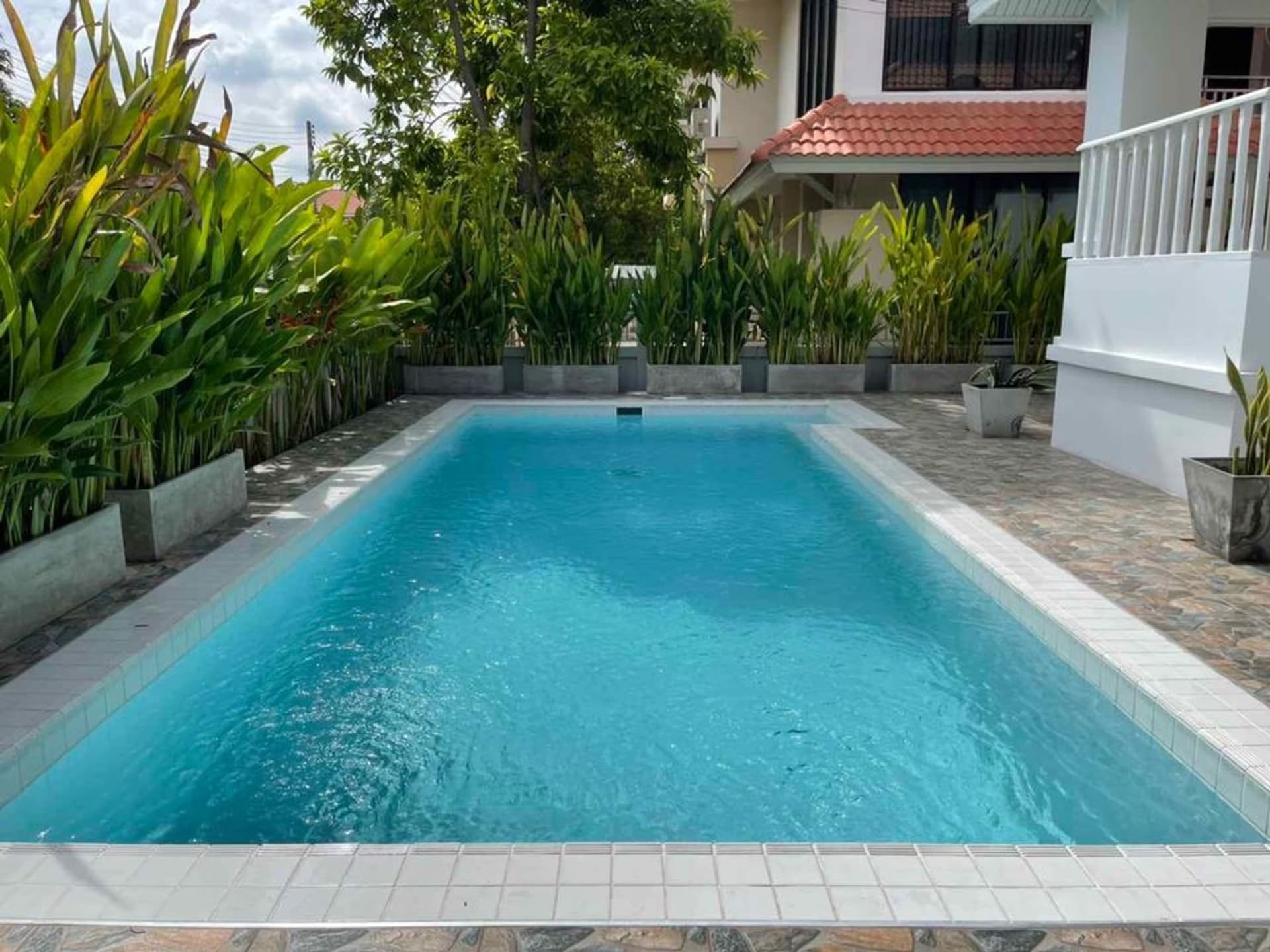 3 Bed House for Rent in Hang Dong - Image 3