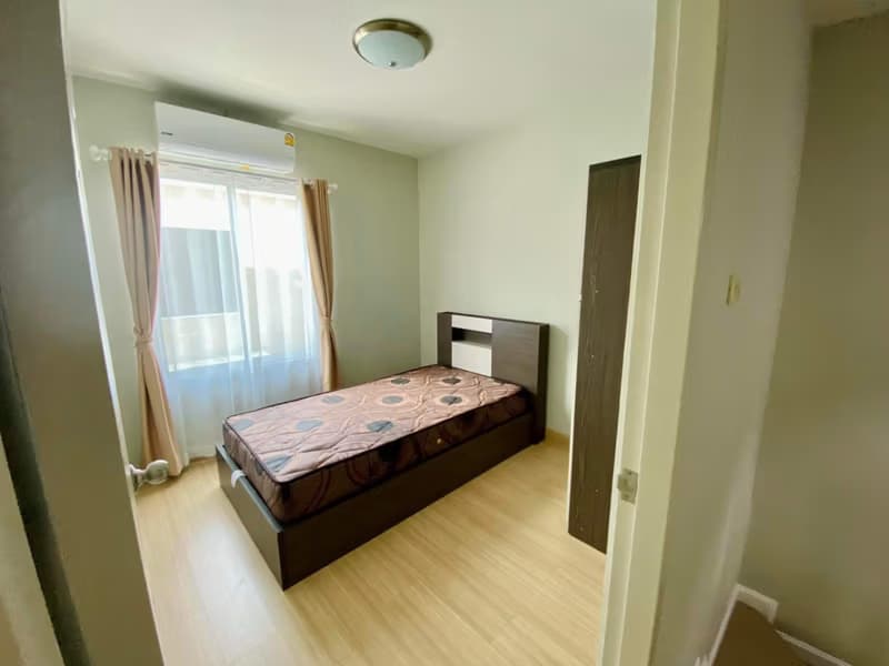 3 Bed Townhouse for Rent in Saraphi