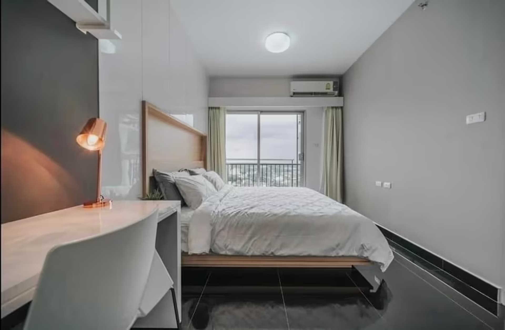 1 Bedroom Condo - Image 1