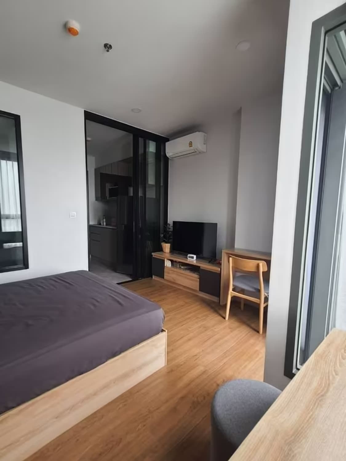 Studio for Rent in Huai Khwang - Image 1