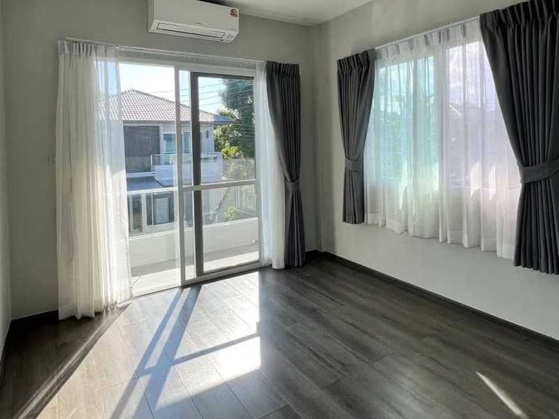 4 Bed House for Rent in San Kamphaeng