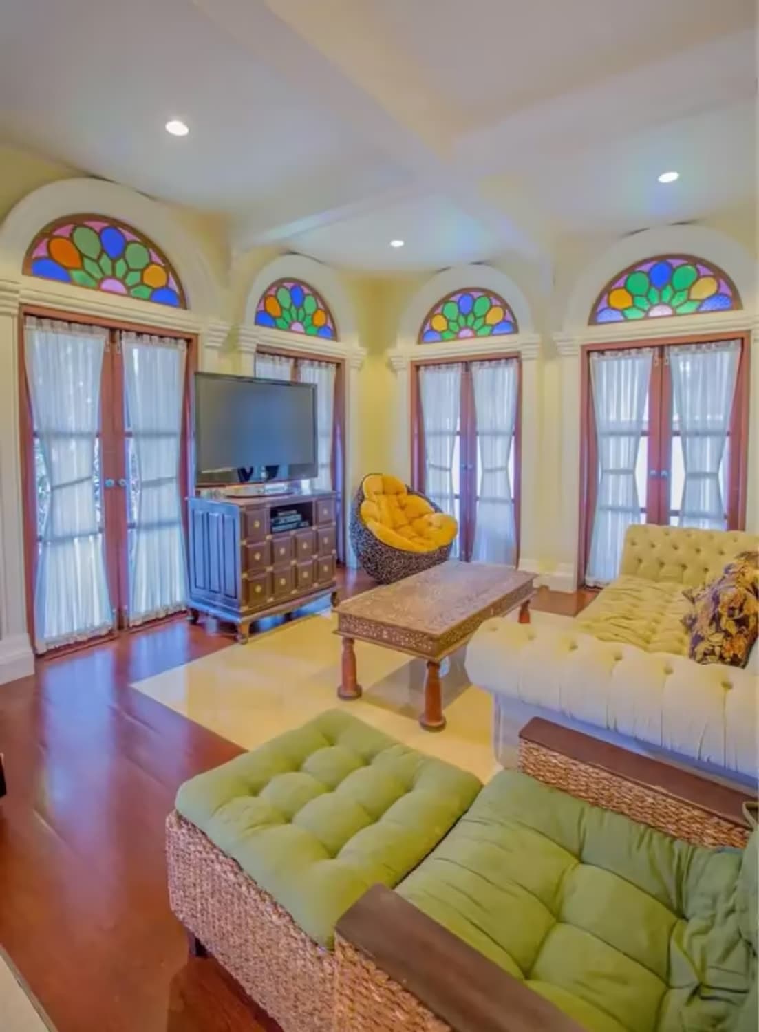 6 Bedroom House - Image 7