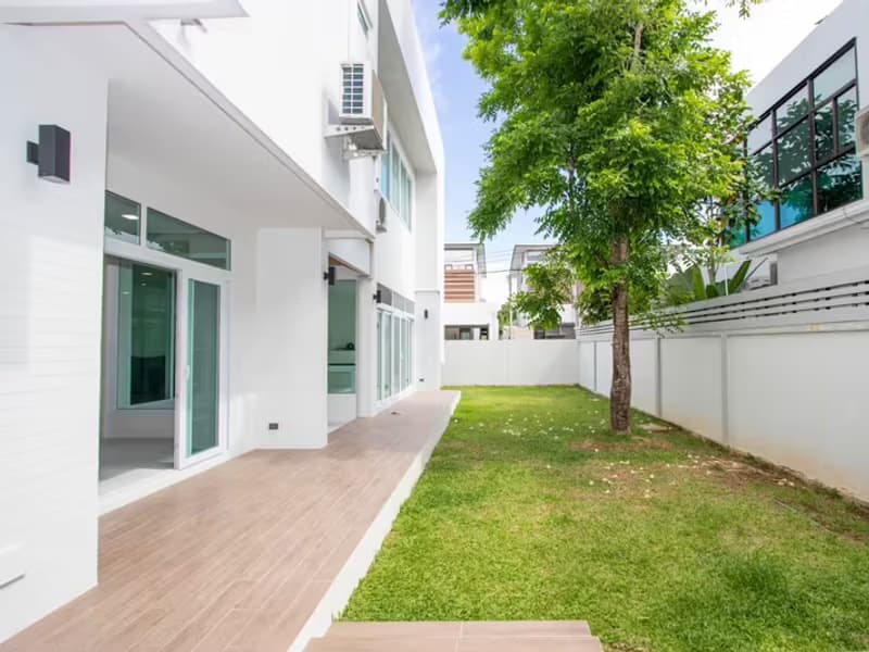 Luxury Minimalist