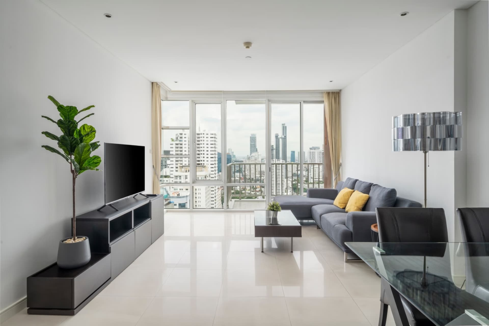 2 Bed Condo for Rent and Sale in Watthana - Image 1