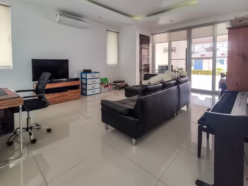 Luxury Pool Villa for Sale/Rent in Mae Rim