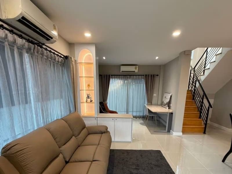 3 Bed Townhouse for Rent and Sale in Prawet