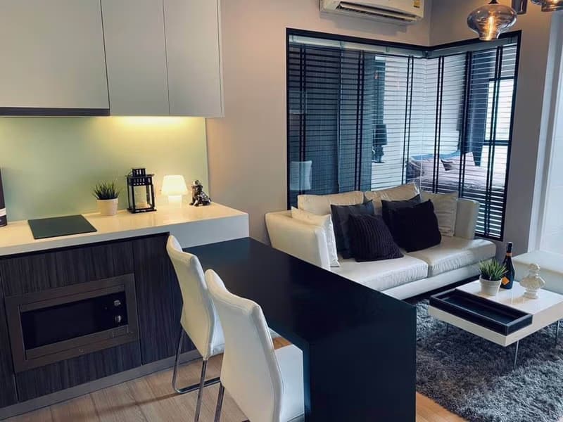 Urbano Absolute Sathon-Taksin