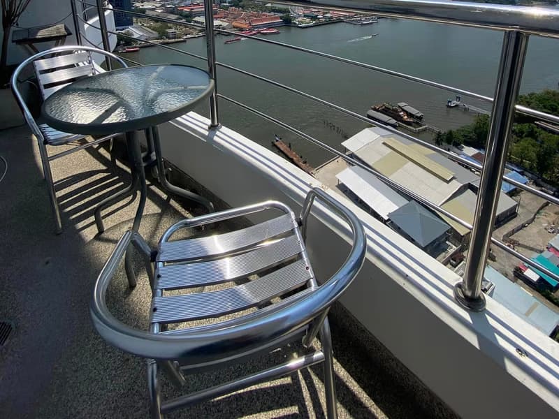 1 Bed Condo for Rent in Khlong San