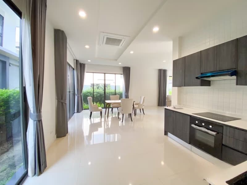 3 Bed House for Rent in Bang Phli