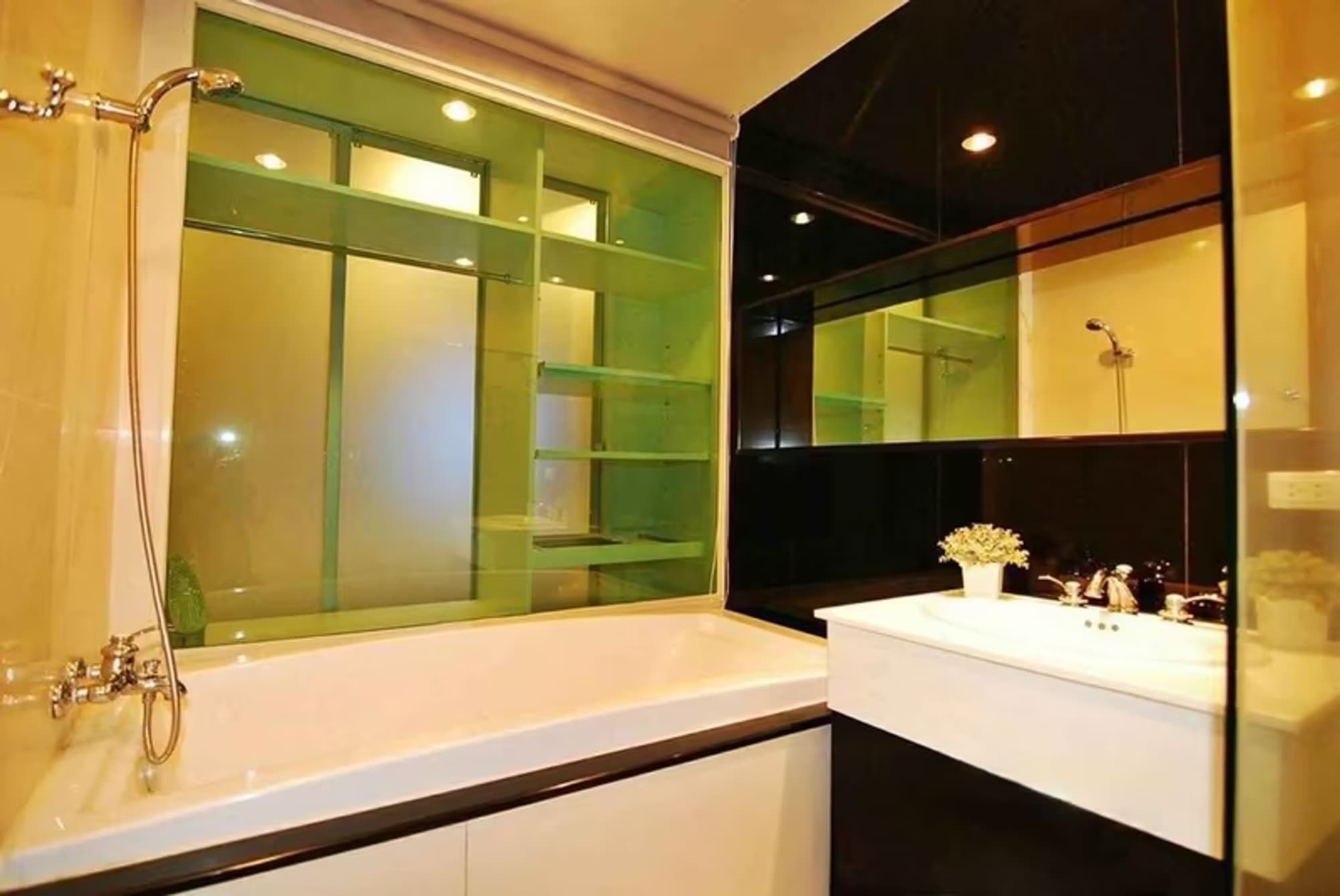  Condo for Rent at The Address Chit Lom - Image 6