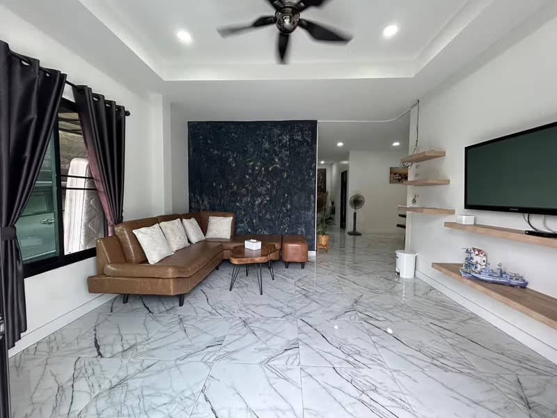 5 Bed House for Rent in Hang Dong