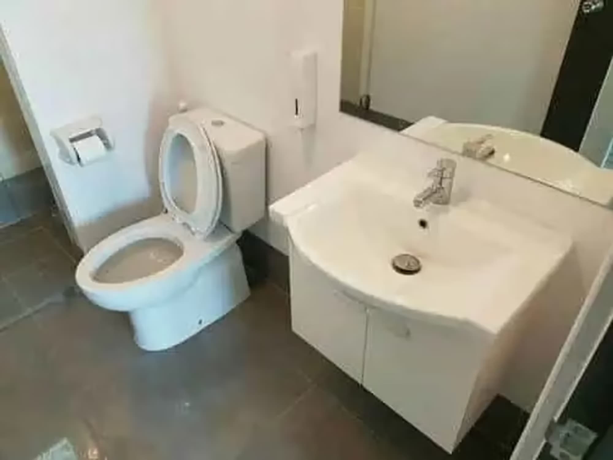 3 Bedroom House - Image 8