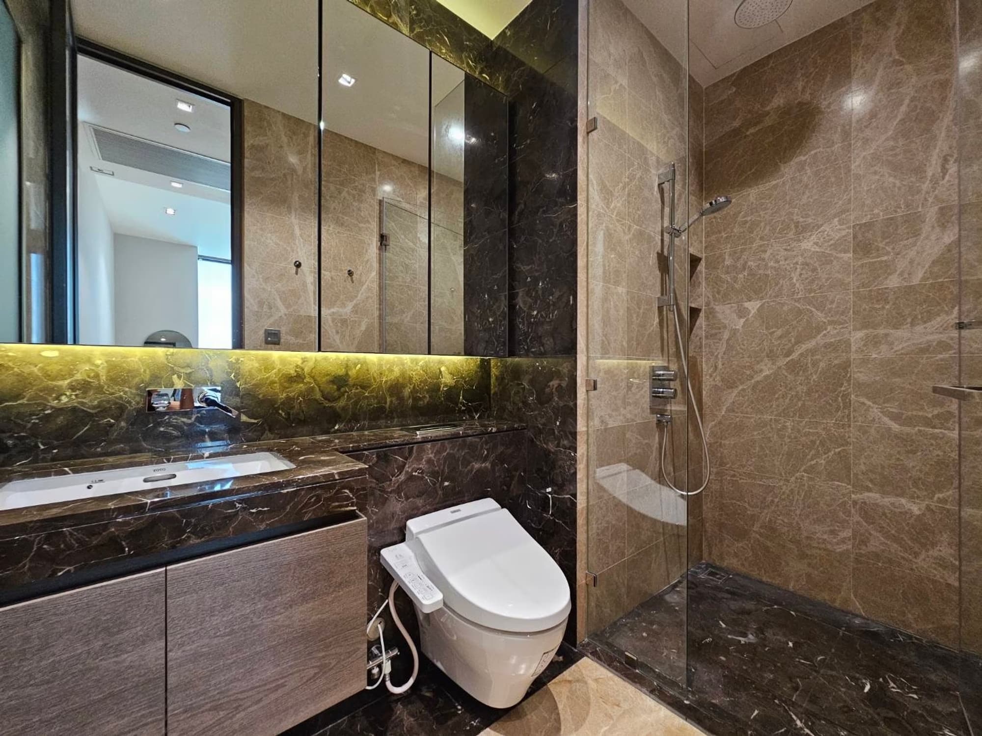 1 Bed Condo for Rent in Pathum Wan - Image 9