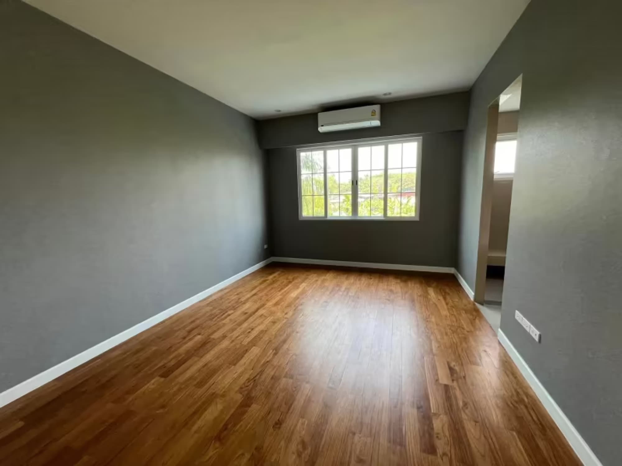 5 Bedroom House - Image 12