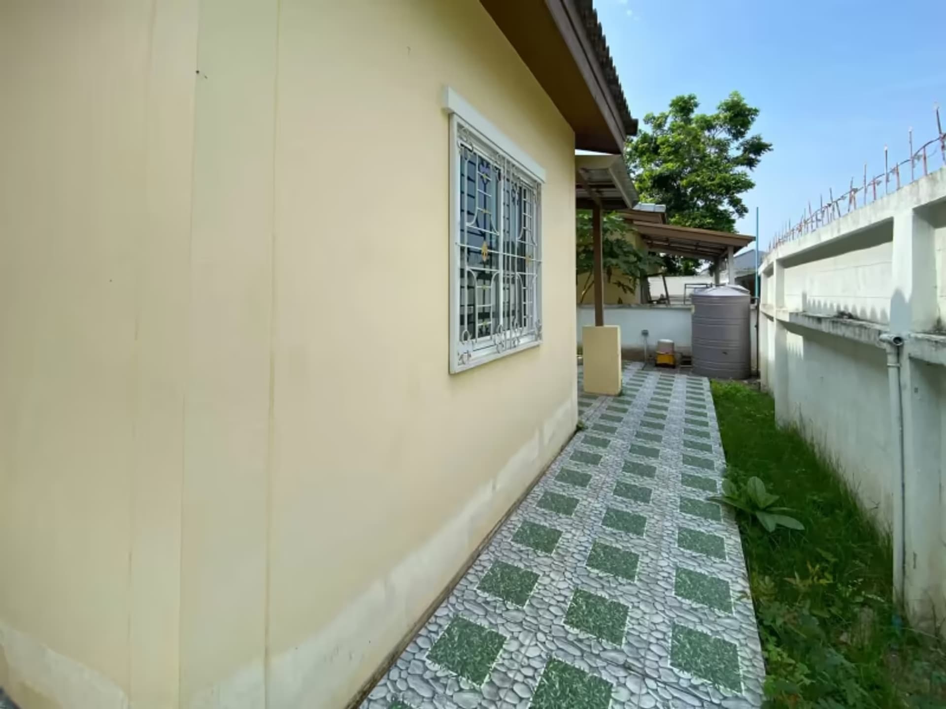 4 Bedroom House - Image 13