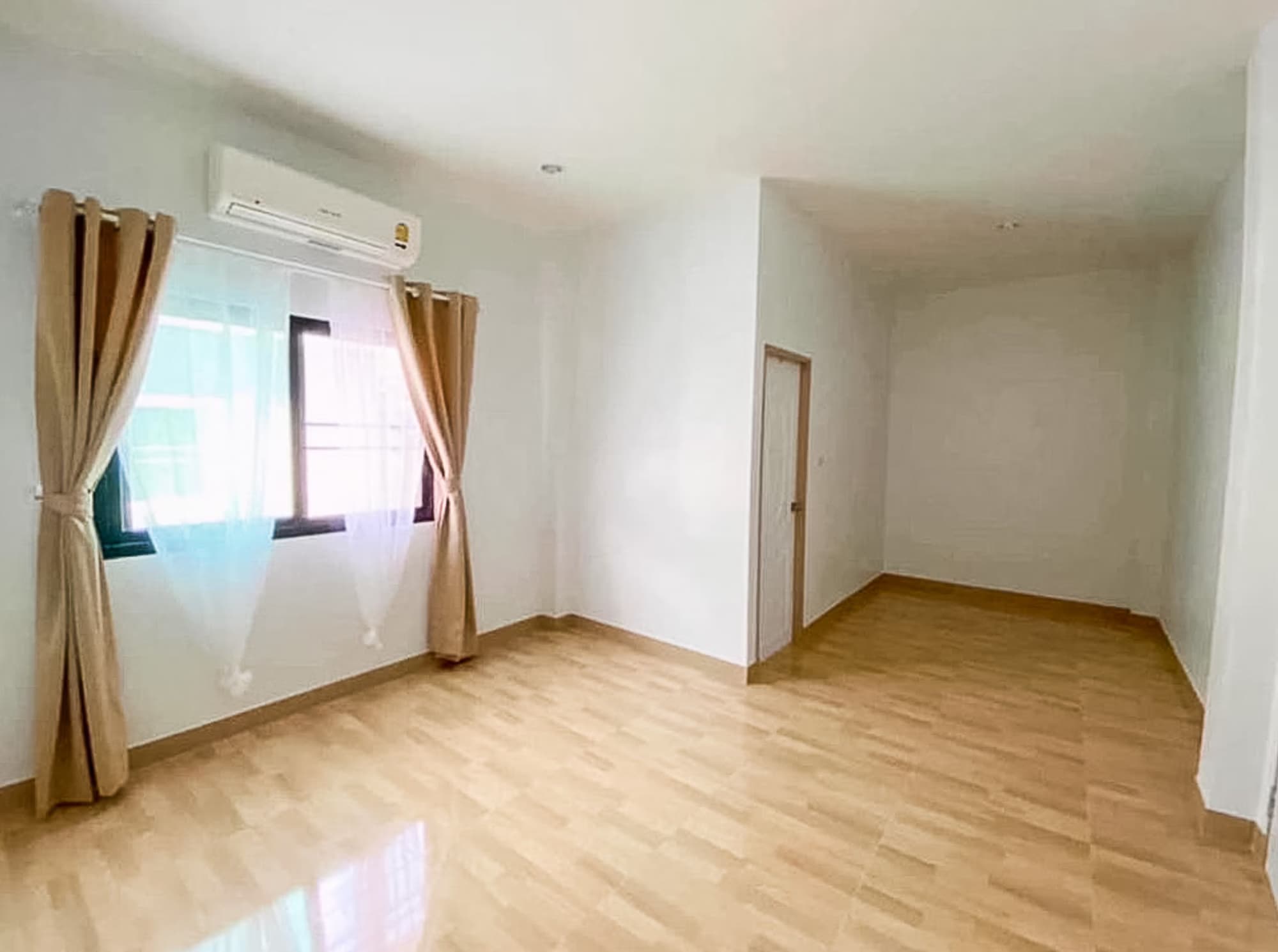 4 Bed House for Rent in San Sai - Image 9