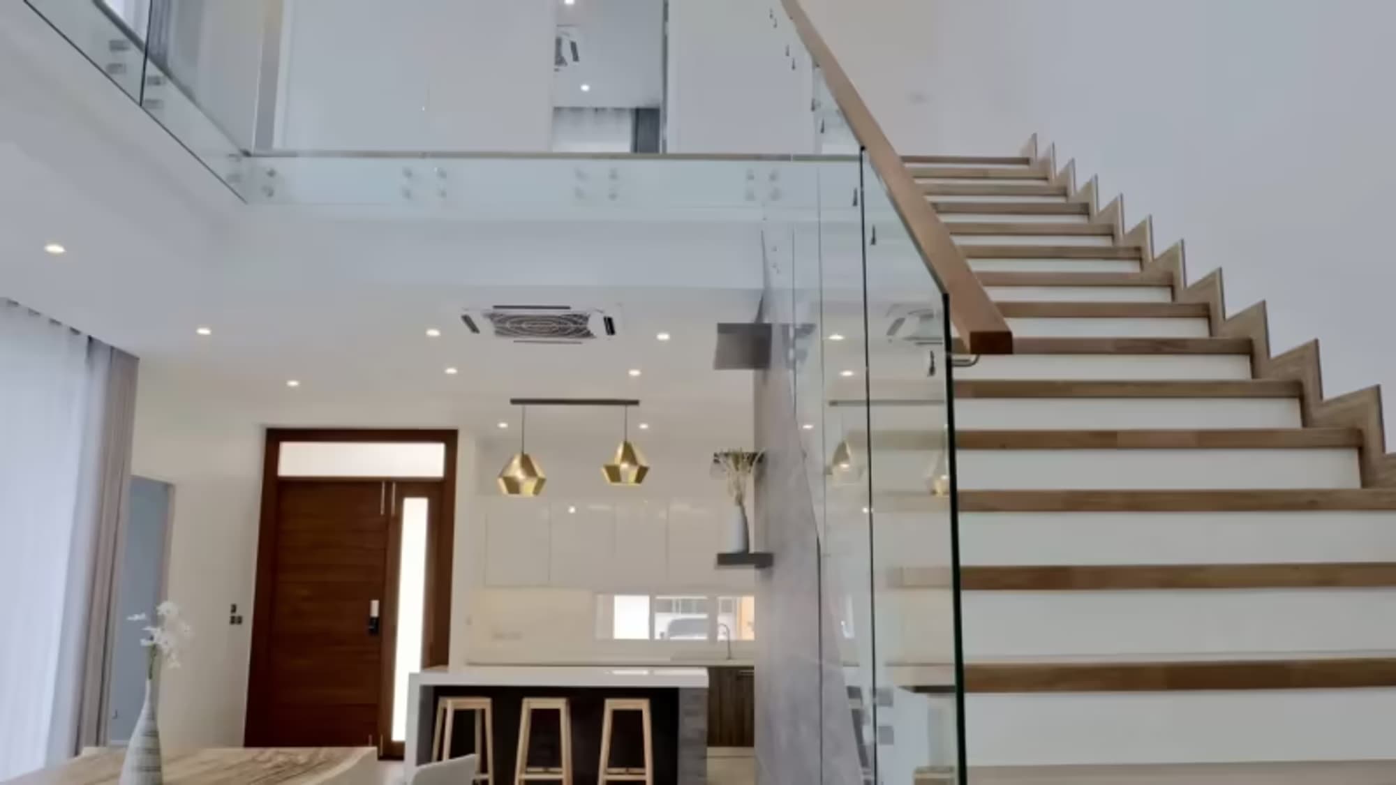 4 Bedroom House - Image 5