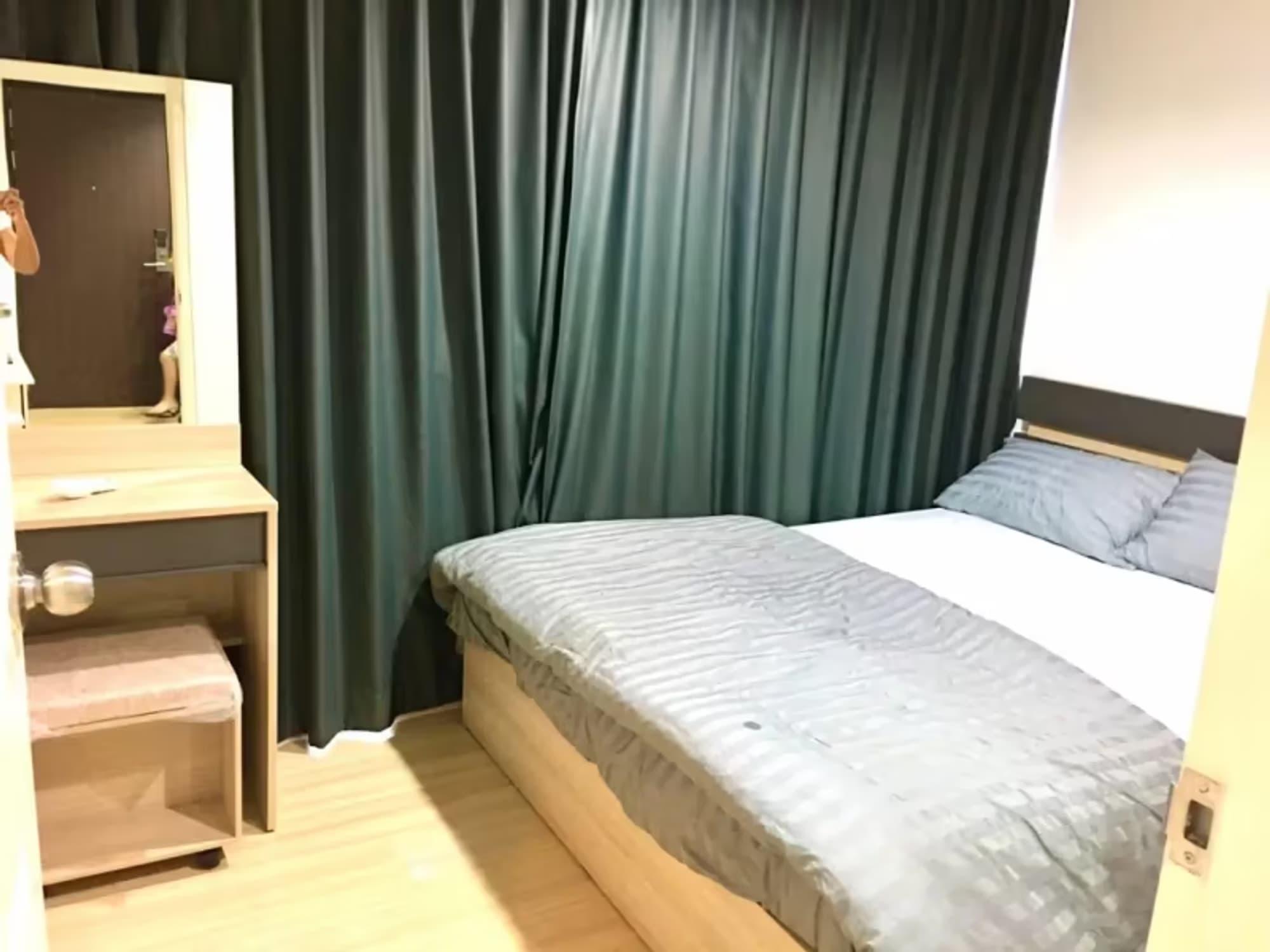 1 Bedroom Condo - Image 1