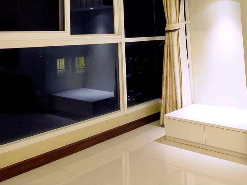 2 Bed Condo for Rent and Sale  Near Si Kritha MRT