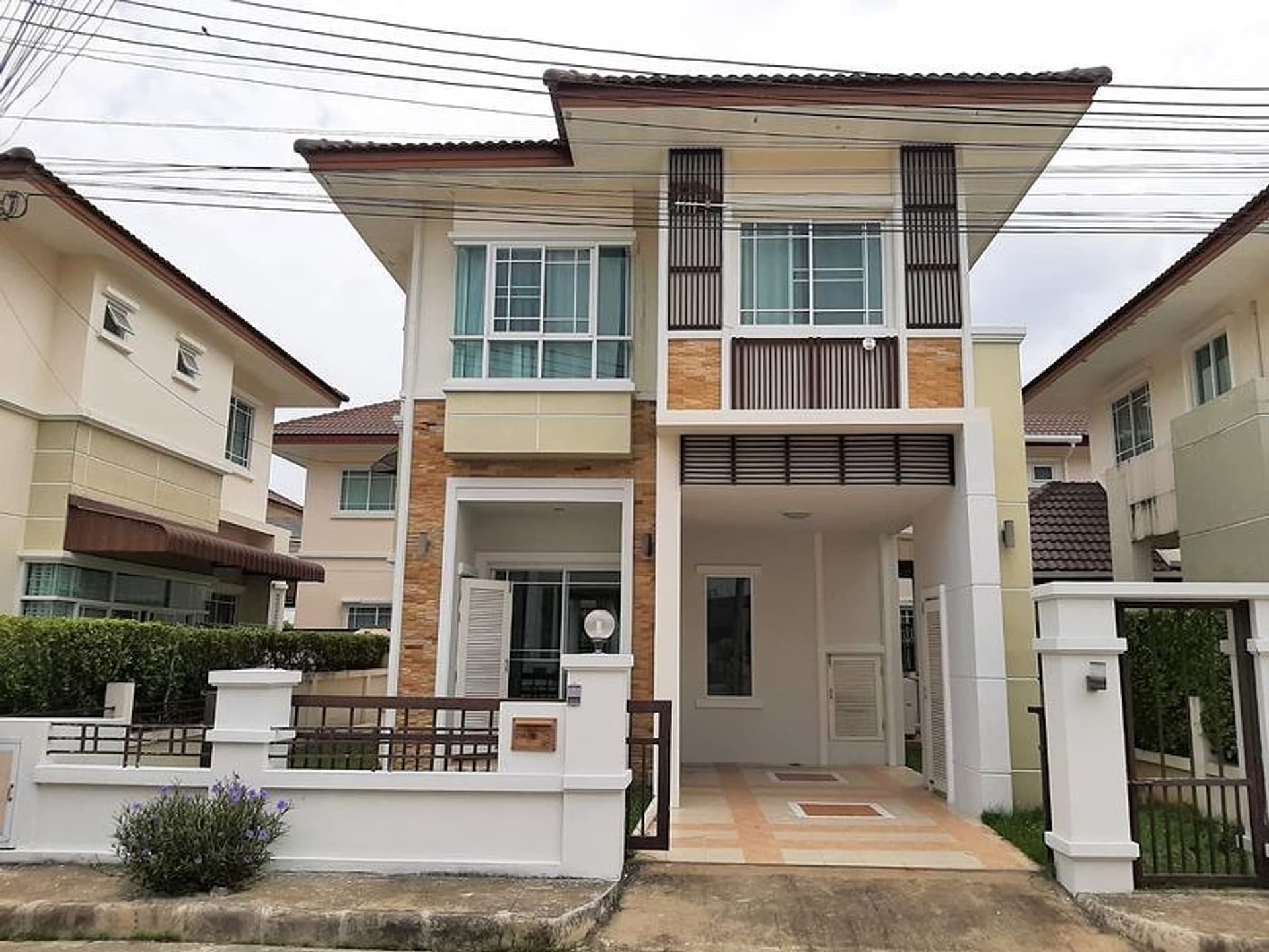 3 Bed House for Rent in Mueang Chiang Mai - Image 1