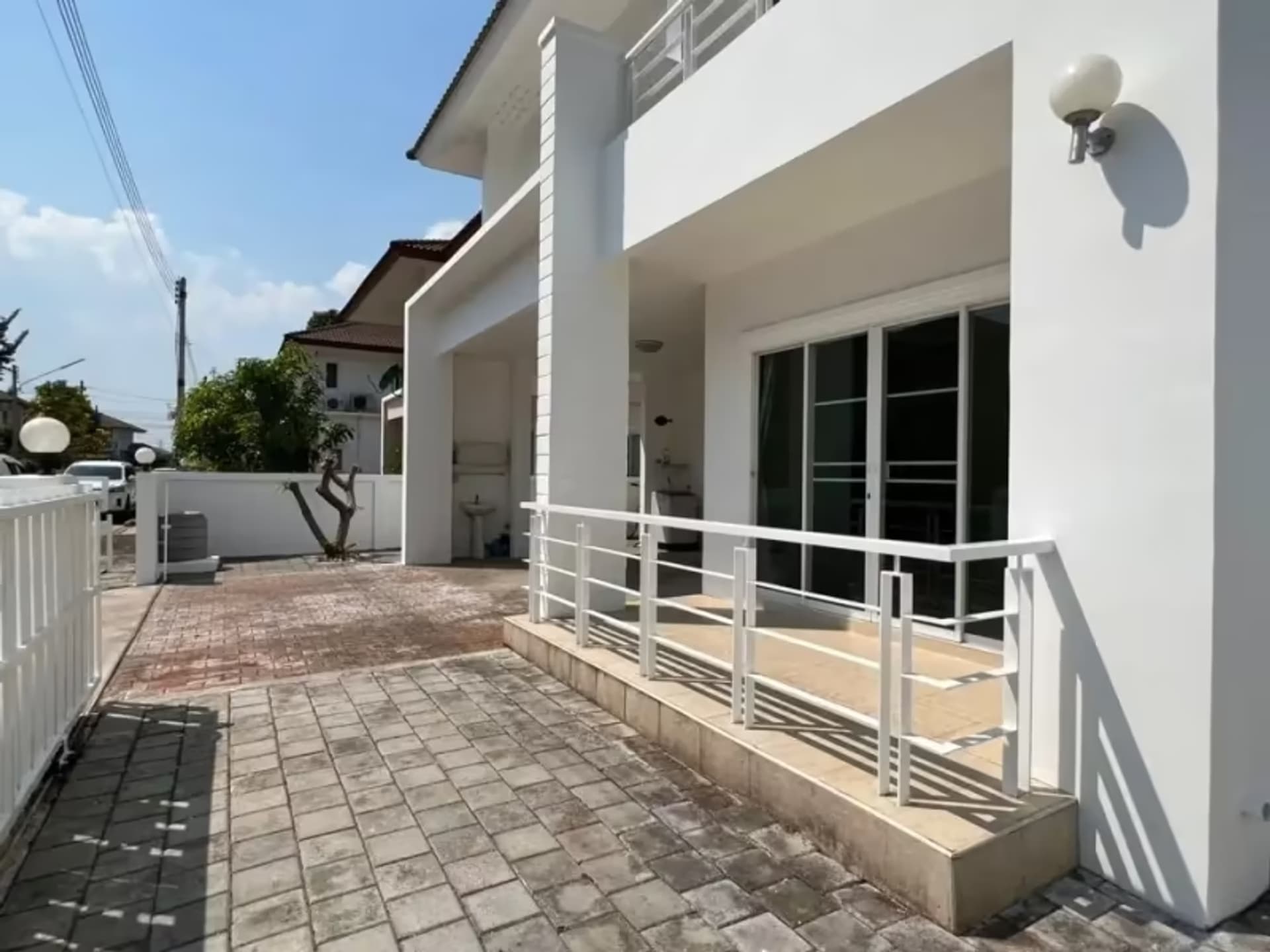 4 Bedroom House - Image 4