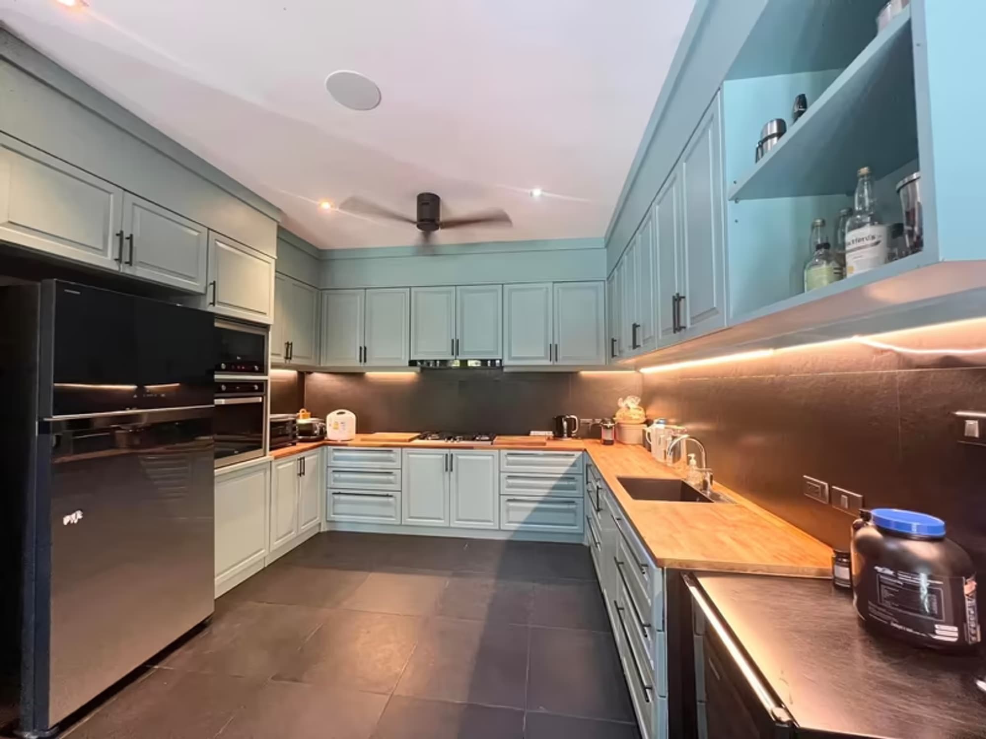 5 Bedroom House - Image 64