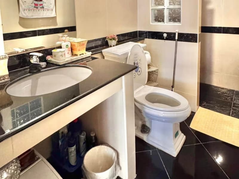 4 Bed House for Sale in Saraphi