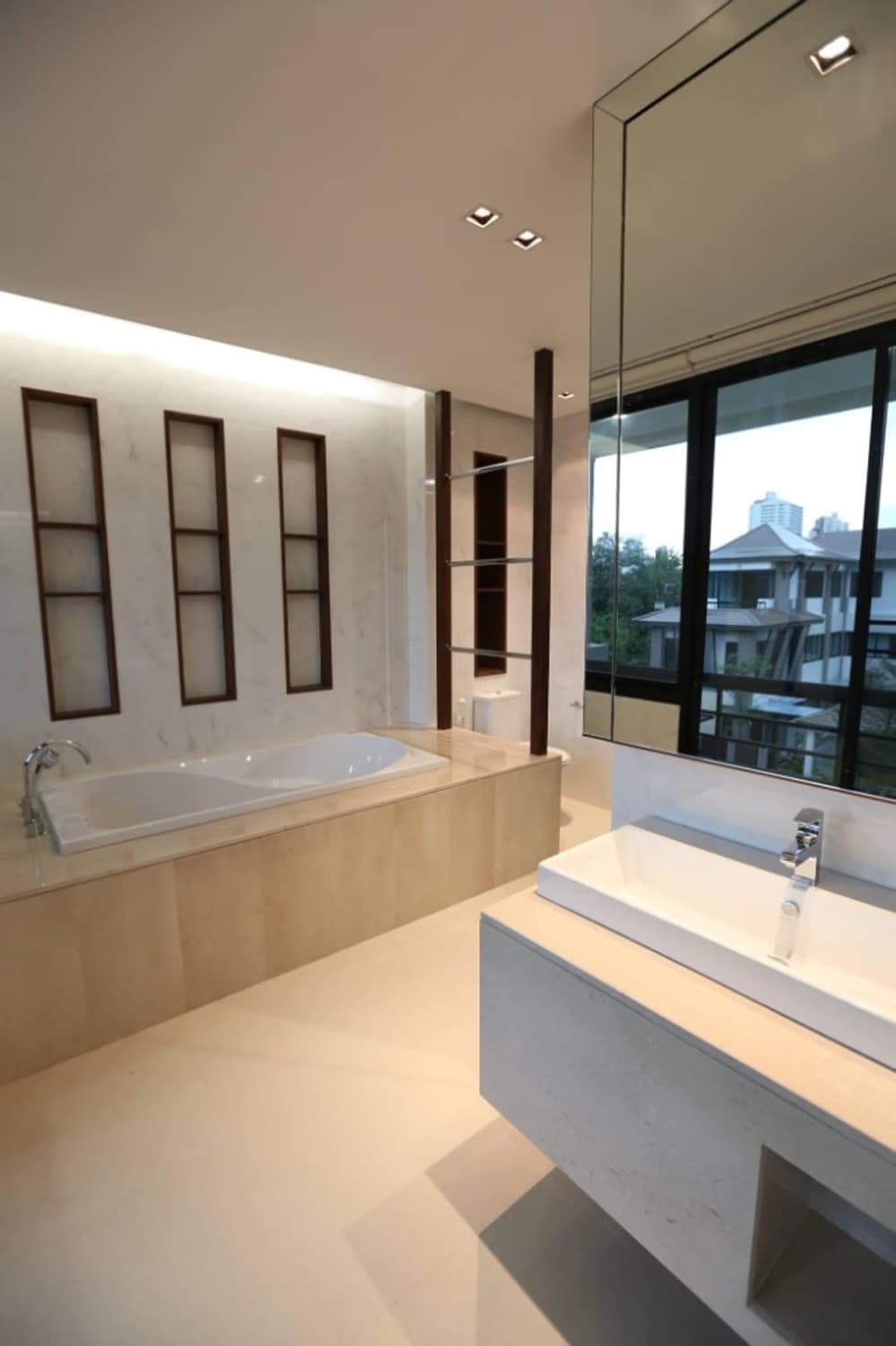 House for Rented in Khlong Toei - Image 9