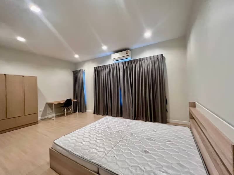 3 Bed Townhouse for Rent in Bang Phli